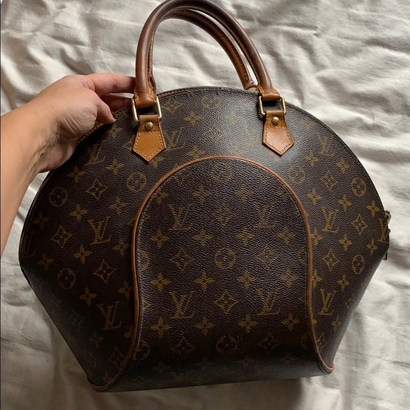 Louis Vuitton Handbags - Louis Vuitton ellipse Purse